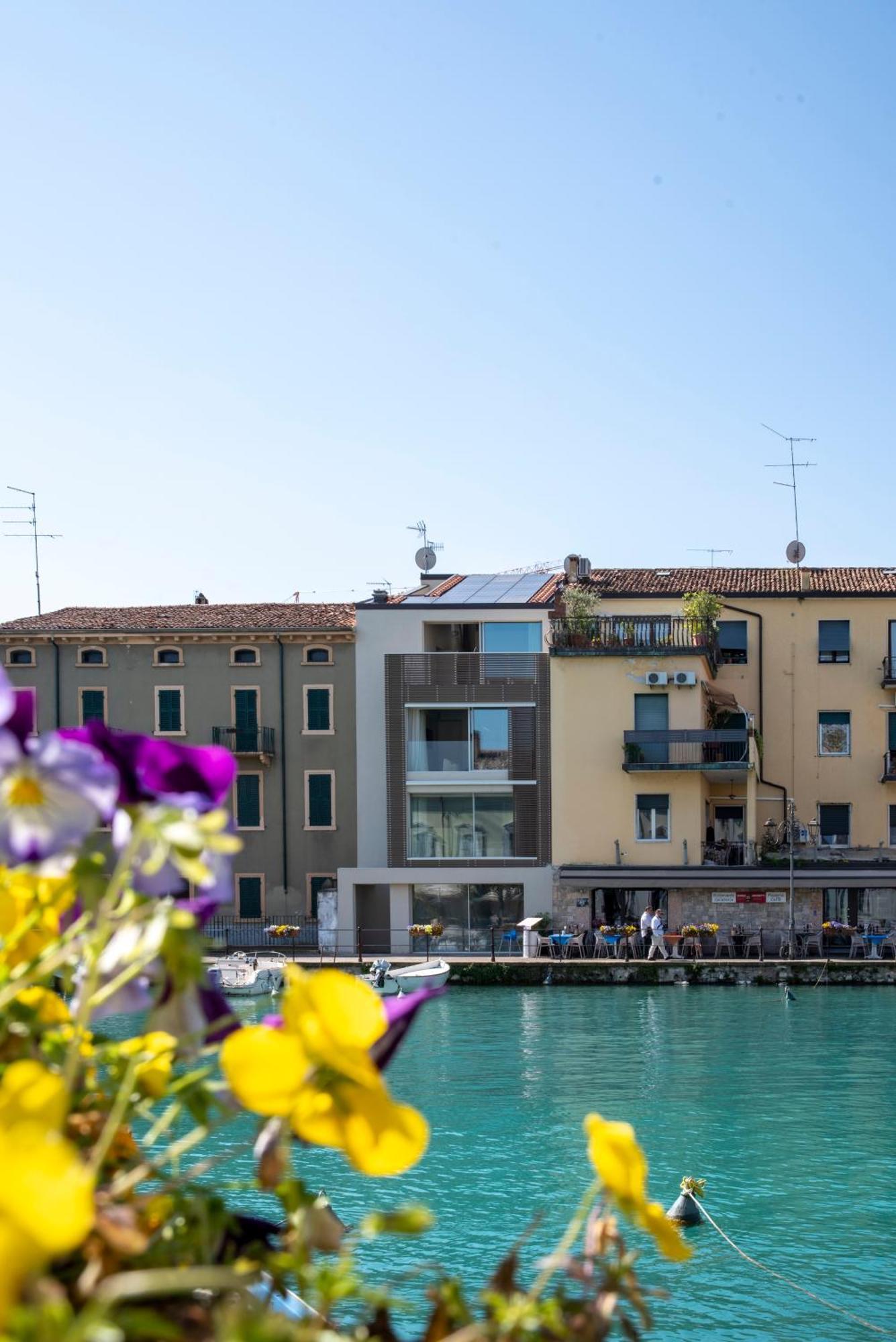 Palazzo Cordigero - Apartments ペスキエーラ・デル・ガルダ エクステリア 写真