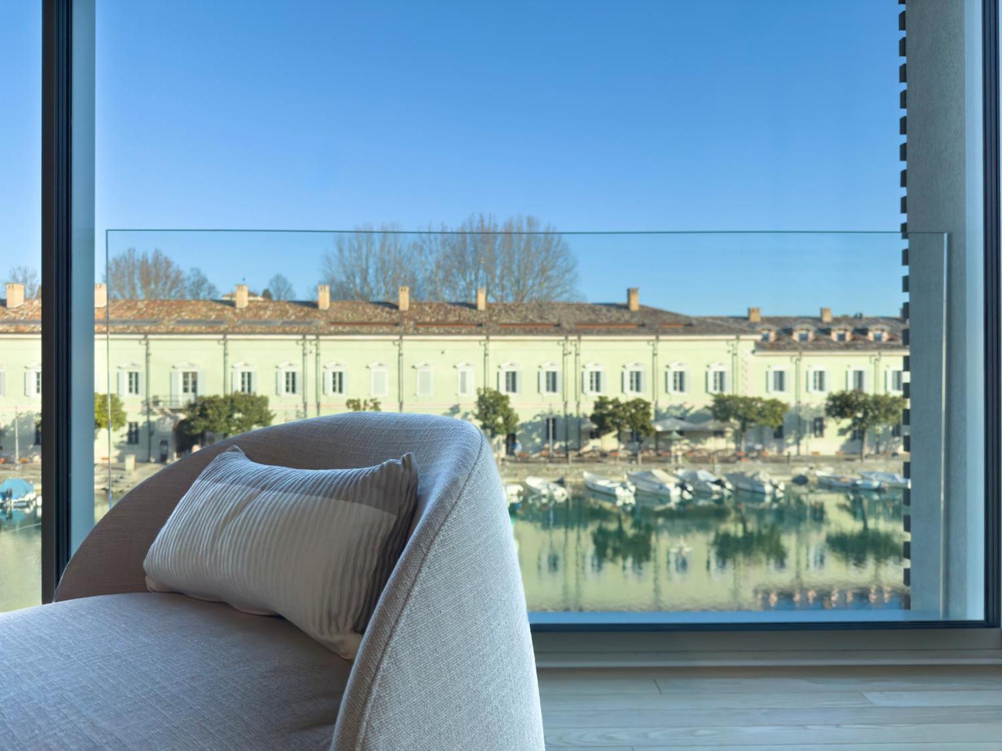 Palazzo Cordigero - Apartments ペスキエーラ・デル・ガルダ エクステリア 写真