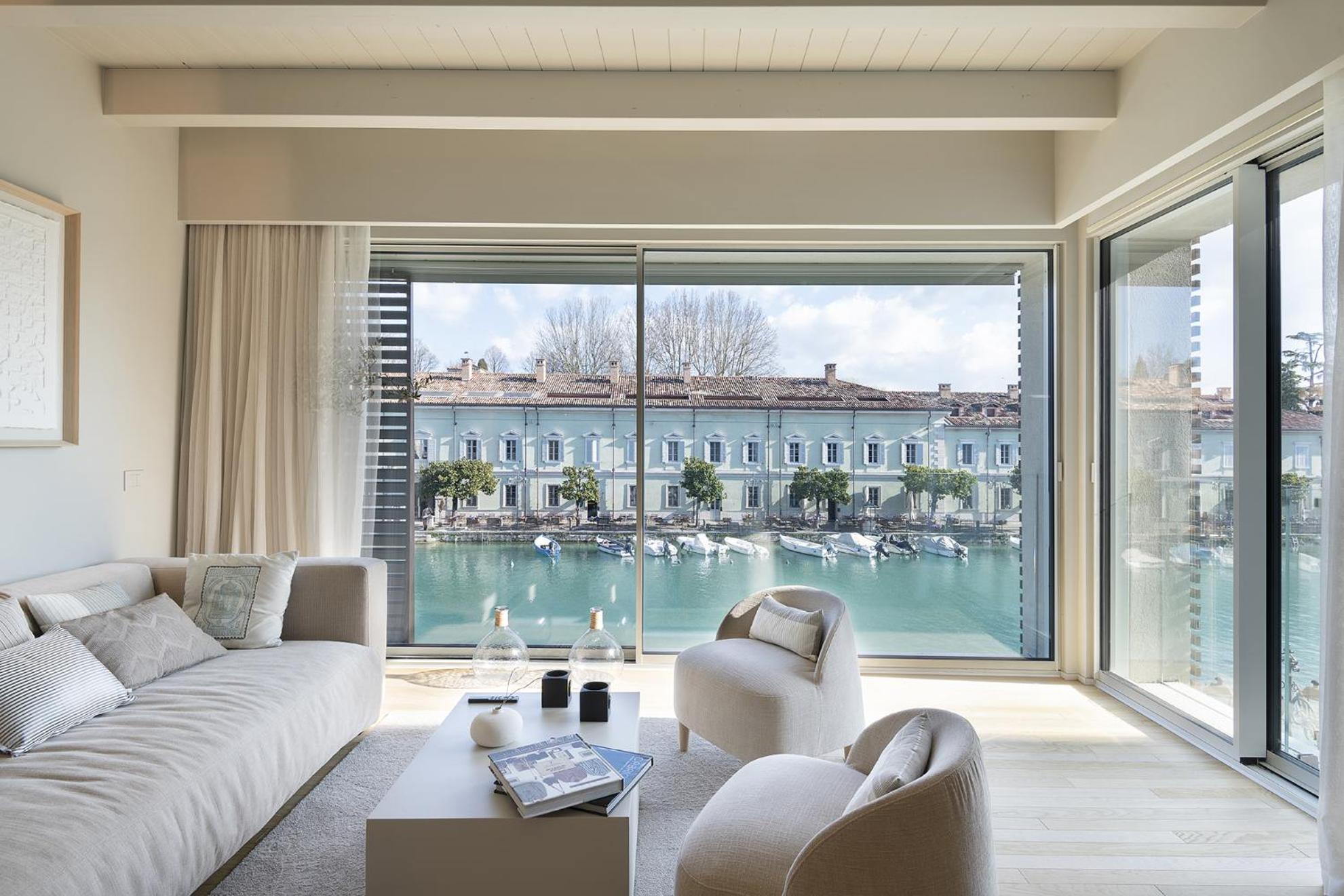 Palazzo Cordigero - Apartments ペスキエーラ・デル・ガルダ エクステリア 写真
