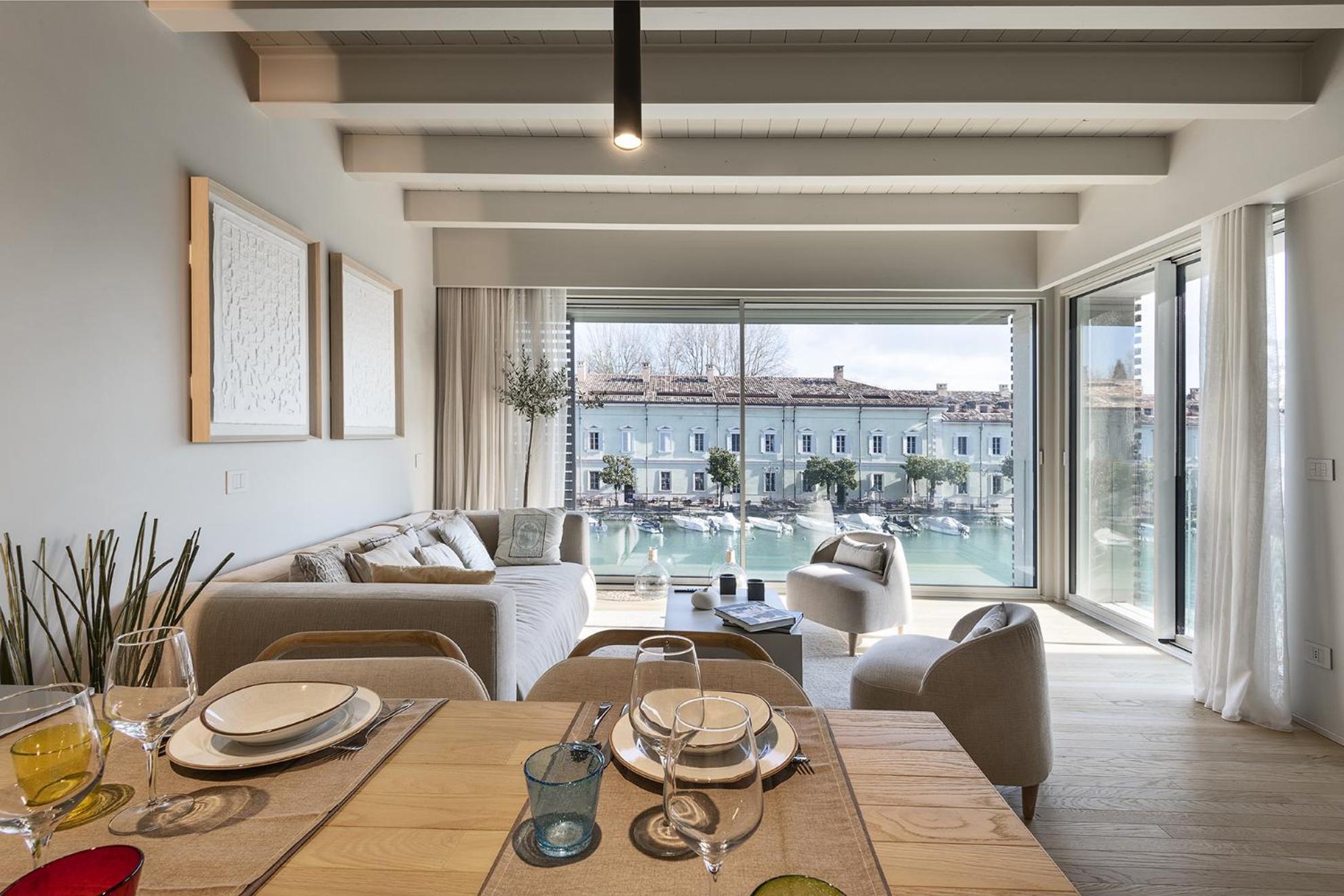 Palazzo Cordigero - Apartments ペスキエーラ・デル・ガルダ エクステリア 写真